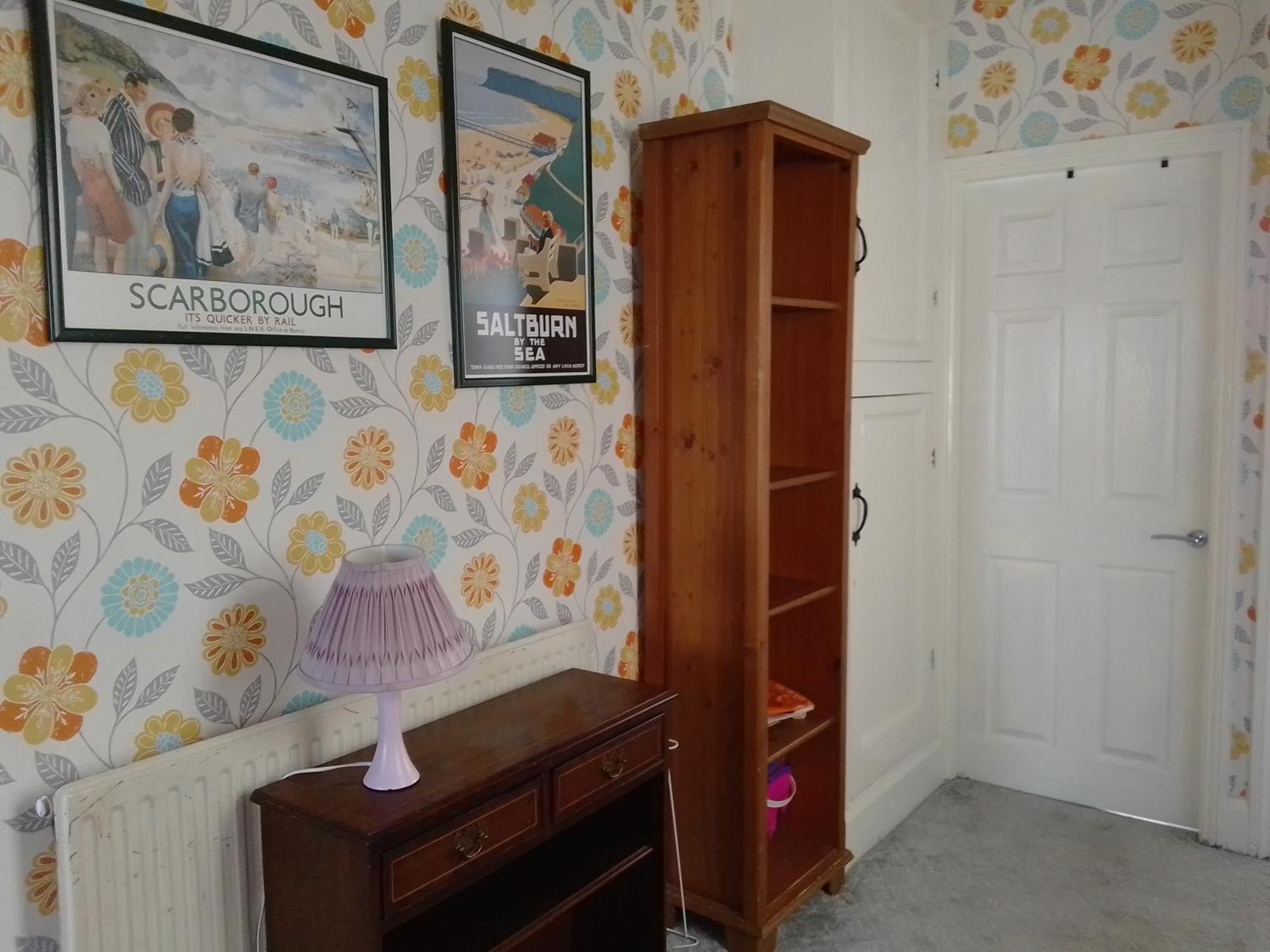 Apartment 4 Cromwell Terrace - 2 Bed Floor With Views Across Town To The Sea Scarborough
