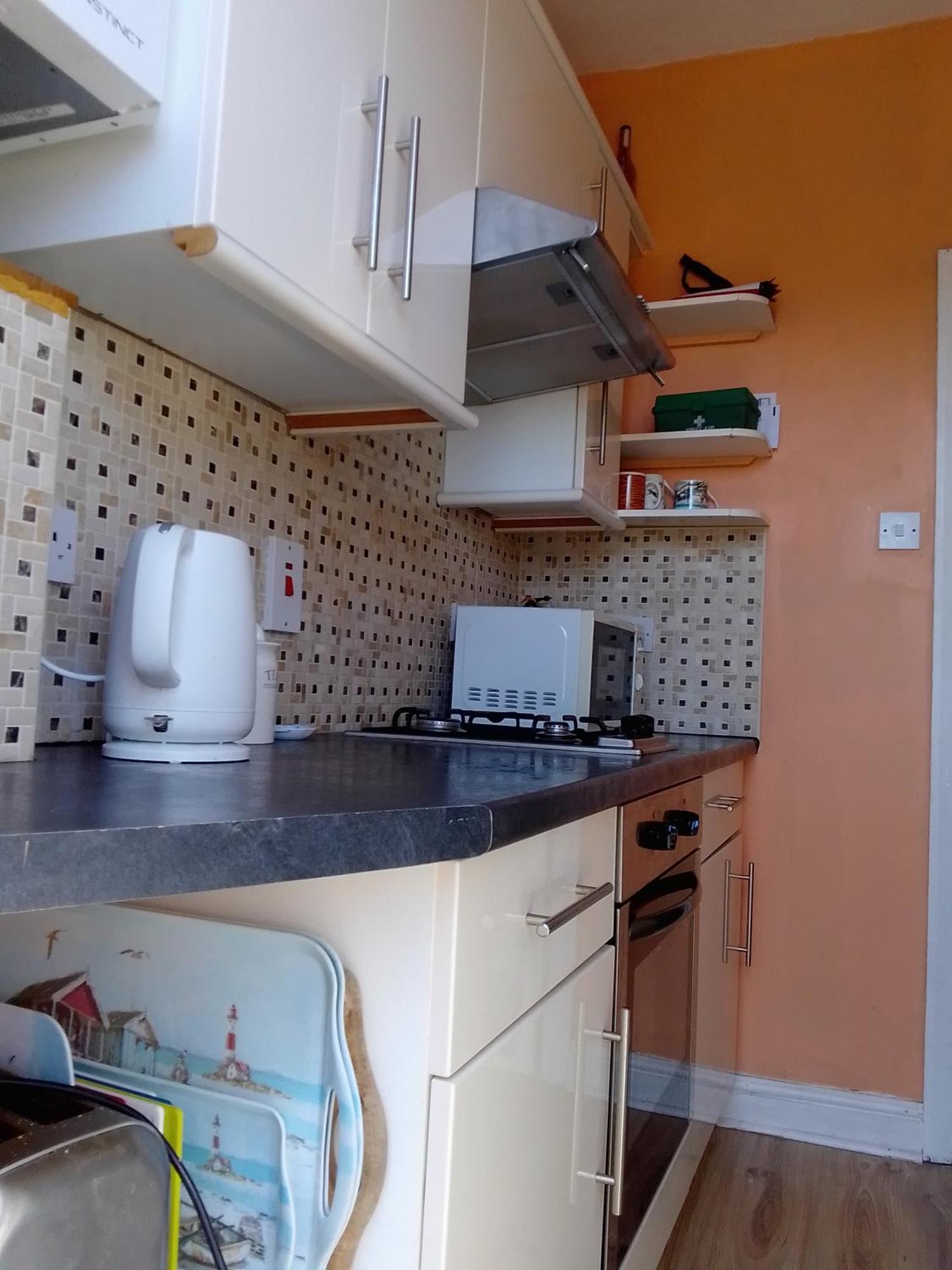 4 Cromwell Terrace - 2 Bed Floor With Views Across Town To The Sea * Scarborough
